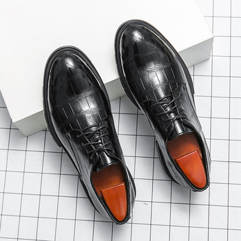 Laisvalaikio odiniai batai vyriški britiški smailūs verslo batai darbui jaunikiui vestuvių vakarui parduotuvė kirpėjas juodi korėjietiški vyriški batai