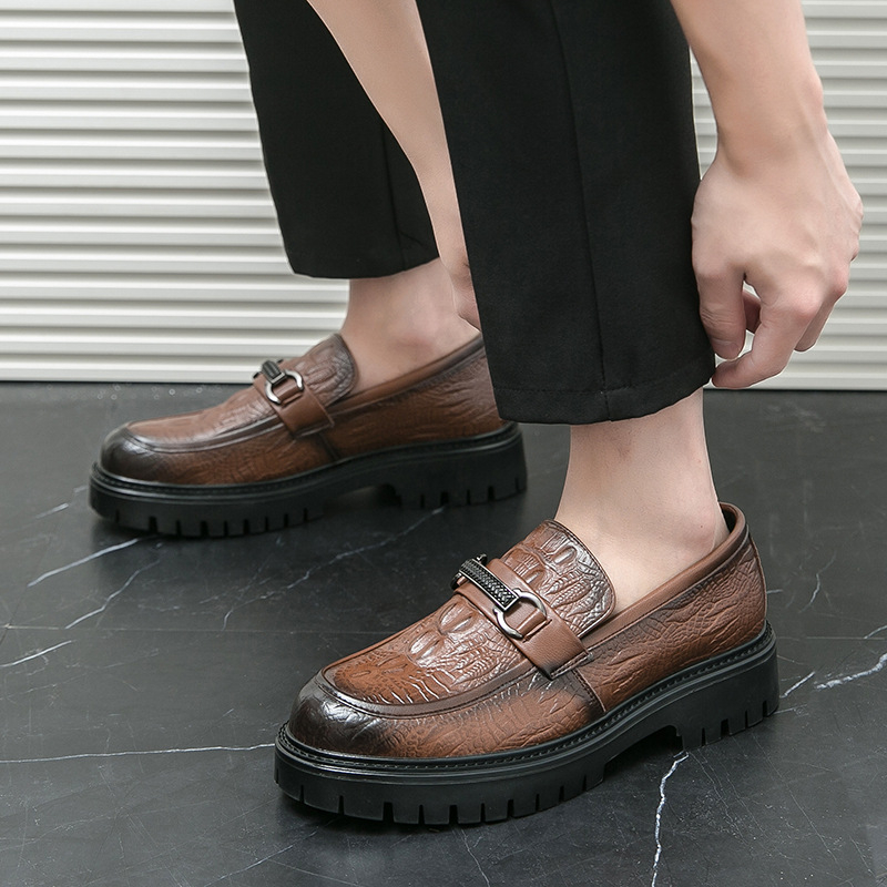 Határokon átnyúló, bebújós, divatos bőrcipők, férfi koreai stílusú cipők, mokaszinok, puha talpú, hétköznapi férfi vastag talpú babcipők, brit nagykereskedelem