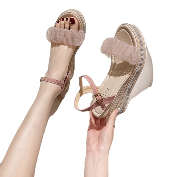 Vastag talpú, platformos szandál 022, nyári, új, tündér stílusú, női szandál, éksarkú, lábfejre mutató, kis sarkú, puha talpú