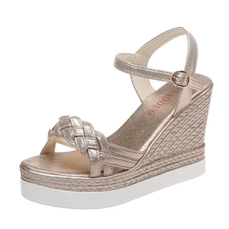 2025 Új, határokon átnyúló nyári külkereskedelmi nagyméretű, éksarkú női cipők Divatos, vastag talpú, bokapántos, peeptoe szandálok nőknek