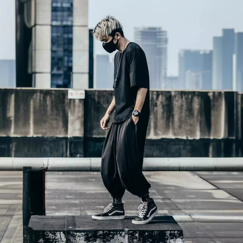 Yohji Yamamoto stílusú őszi-téli lezser bő szárú férfi nadrág, sötét szamuráj nadrág, jóganadrág, rövidített, divatos bő szárú nadrág