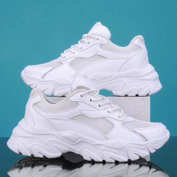 Ежедневни спортни обувки за бягане за мъже 2023 Лято Нови дишащи обувки Двойка спортни ежедневни дебели бели обувки за жени