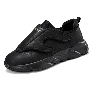 Odiniai platūs vyriški batai, storėjantys, išsipūtusios pėdos, patinusios, vaikščiojimo batai, plačios pėdos, sustorėjusios, šilti, senų žmonių nykščio valgus, specialūs batai.