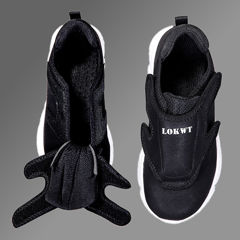 Odiniai platūs vyriški batai, storėjantys, išsipūtusios pėdos, patinusios, vaikščiojimo batai, plačios pėdos, sustorėjusios, šilti, senų žmonių nykščio valgus, specialūs batai.