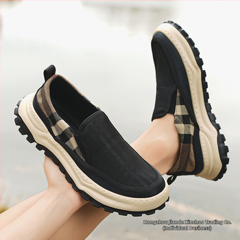 Audekla apavi vīriešiem pavasara elpojoši melni darba aizsardzības darba vecie Pekinas auduma apavi vīriešu uzvelkamie ikdienas apavi