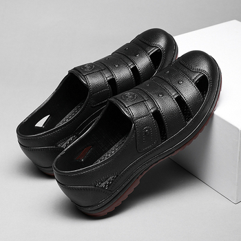 2024 m. elektroninės prekybos populiarūs plastikiniai klumpės vyriški vasariniai neslystantys sandalai vyriški laisvalaikio tėčio sandalai gamintojas didmeninė prekyba