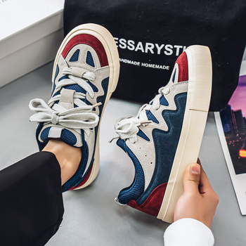 Vīriešu apavi pavasara vidusskolas skolēniem amerikāņu retro skrituļdēļu apavi nišas dizaina sajūta jaunatnes sporta brīvā laika maizes modes apavi