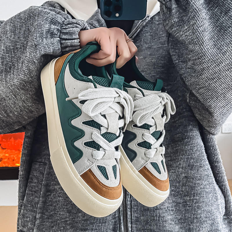 Vīriešu apavi pavasara vidusskolas skolēniem amerikāņu retro skrituļdēļu apavi nišas dizaina sajūta jaunatnes sporta brīvā laika maizes modes apavi