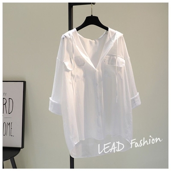Közepesen hosszú, kapucnis, napvédő ruházat Női 2023 nyári új, dupla zsebes, laza, koreai stílusú, vékony ing, hétköznapi ing