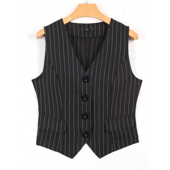 Piiriülene eksklusiivne päriselus pildistamiseks 2024. aasta kevadine uus vest, välismaise stiiliga, seljas moekas disainiga nišivest