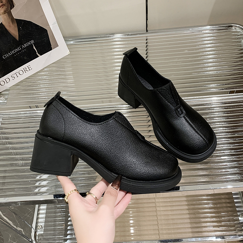 2024 tavaszi és őszi új, mély szájú, középső sarkú, vastag sarkú, kerek orrú, női koreai stílusú, kényelmes, bebújós, plus size Lefu női cipők