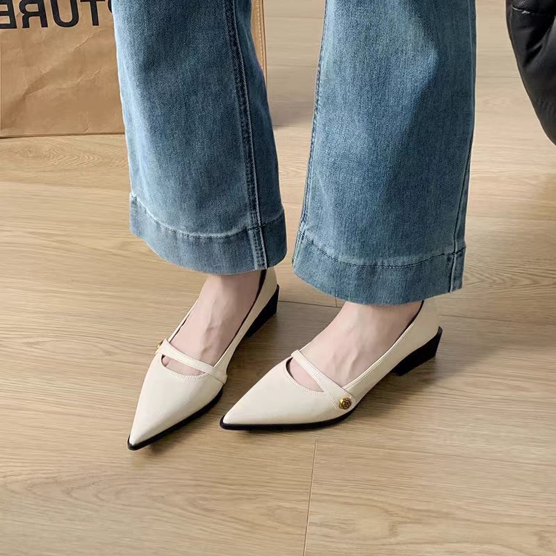 Gyári raktáron Magassarkú Női Egy Szavas Kamélia Csat Hegyes Elegáns Tündér Vastag Sarkú Mary Jane Cipő Plus Size