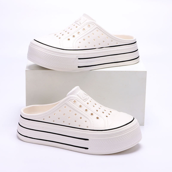 Lyukas cipők Női nyári új stílusú bebújós félig bebújós magasított vastag talpú szandál diákoknak fehér cipők női papucsok