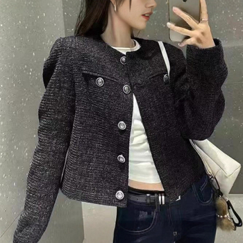 Γυναικείο παλτό σε στυλ Chanel, vintage γαλλικό, νέο, στενό, κοντό μπουφάν σε στυλ slim-fit, με υφή και σχέδιο.