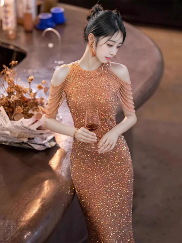 Új, luxus ruha, új belépő, luxus, niche, luxus, bankett, elegáns, híresség, halszálka, estélyi ruha