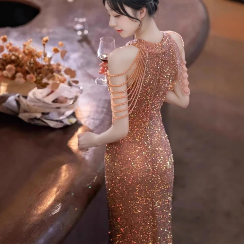 Új, luxus ruha, új belépő, luxus, niche, luxus, bankett, elegáns, híresség, halszálka, estélyi ruha