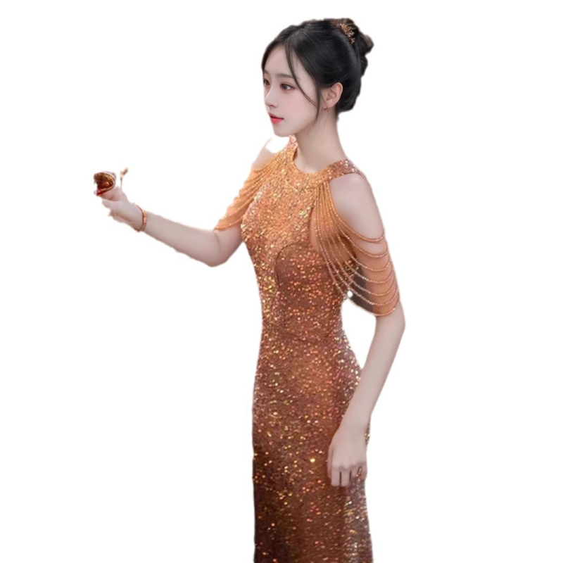 Új, luxus ruha, új belépő, luxus, niche, luxus, bankett, elegáns, híresség, halszálka, estélyi ruha