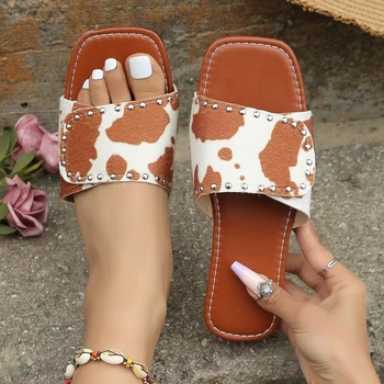 Crossborder 2024 tavaszi új plus size női leopárdmintás, szögletes fejű, tépőzáras, lapos szegecses papucs nagykereskedelemben