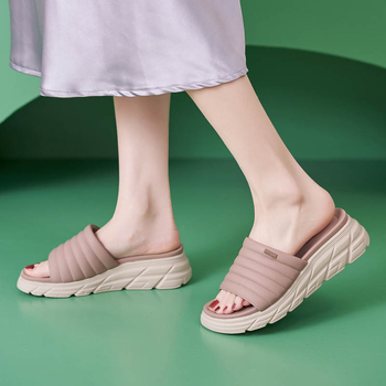 Amazon 2025 kevad ja suvi laos uued paksu tallaga sandaalid ja sussid kerged libisemiskindlad mugavad vabaaja naiste kingad juuste põlvkond