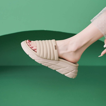 Amazon 2025 kevad ja suvi laos uued paksu tallaga sandaalid ja sussid kerged libisemiskindlad mugavad vabaaja naiste kingad juuste põlvkond