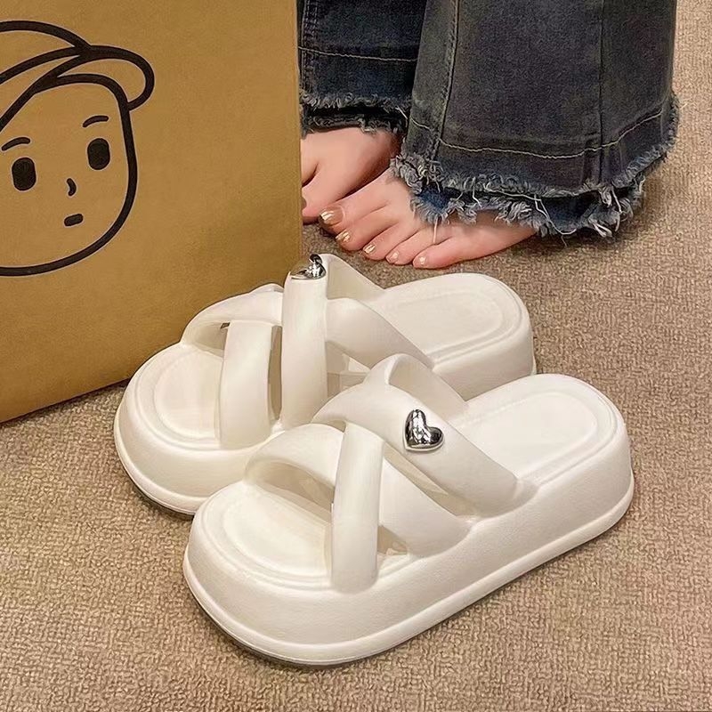 EVA vastag papucsok női 2024 nyári új stílusú keresztezett divatos papucsok strandmagasság-növelő szandálok