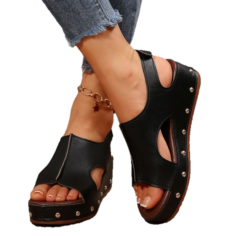 Határokon átnyúló európai és amerikai muffin vastag talpú magas sarkú női szandálok 2025 új tépőzáras plus size szegecs lapos sarkú szandálok