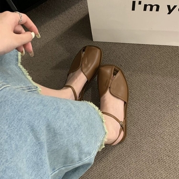 Amazoni piiriülese kaubanduse pluss-suuruses 2024. aasta suvised uued sandaalid, naiste mängulised hobuseraua pandlaga lamedad Rooma sandaalid