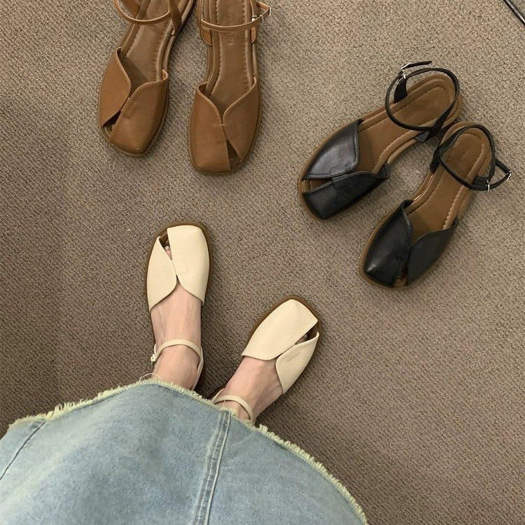 Amazoni piiriülese kaubanduse pluss-suuruses 2024. aasta suvised uued sandaalid, naiste mängulised hobuseraua pandlaga lamedad Rooma sandaalid