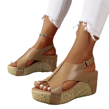 Európa és az Egyesült Államok határokon átnyúló közvetlen külkereskedelmi ellátása, plus size 43wish új női éksarkú, halszájjal, vastag aljú szegecses szandál nagykereskedelemben