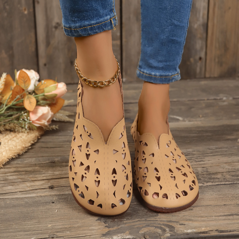 Határokon átnyúló külkereskedelem 2025 új üreges lapos retro egyrétegű cipő női lapos kerek orrú etnikai stílusú alacsony szárú lusta cipő