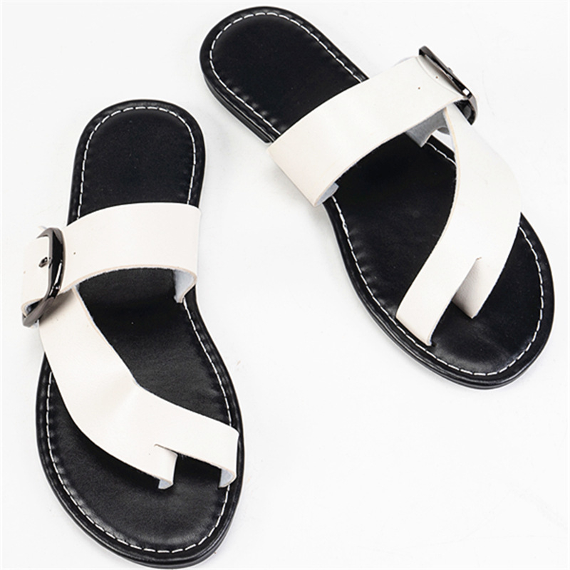 2025 nyári új, határokon átnyúló európai és amerikai külkereskedelmi, plus size lábujjú, divatos, lapos, hétköznapi strandszandálok és papucsok női nagykereskedelemben