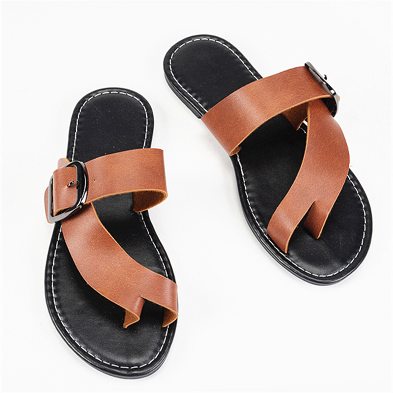 2025 nyári új, határokon átnyúló európai és amerikai külkereskedelmi, plus size lábujjú, divatos, lapos, hétköznapi strandszandálok és papucsok női nagykereskedelemben