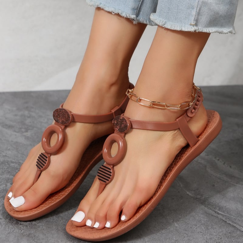 Európai és amerikai lezser lapos talpú szandálok és papucsok női rugalmas övcsatos strandszandálok külkereskedelmi szandálok lábujj nagy méretű római szandálok nagykereskedelem