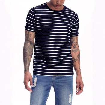 Határokon átnyúló különlegesség a 2025-ös nyárra, új, lezser trendi, bő, retró színű, csíkos, rövid ujjú, kerek nyakú póló.