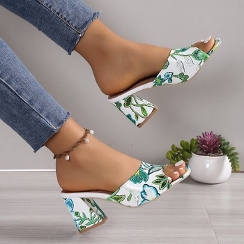 Nagy méretű vastag sarkú papucsok női külső viselethez, nyomtatott divatos szandálok, divatos közepes sarkú, kültéri, vastag sarkú, szögletes orrú szandálok