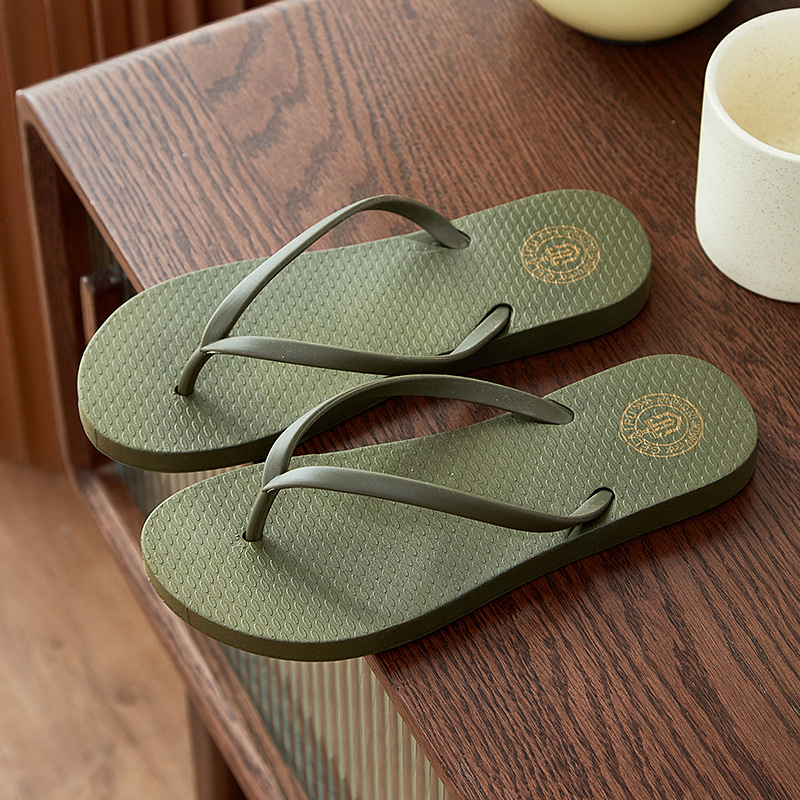 Női nyári papucsok, minden mérkőzésre alkalmas, egyszerű, niche stílusú strandruha, otthoni kültéri viselet, egyszerű PVC papucs diákoknak