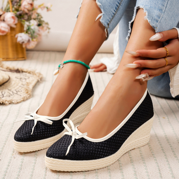 Francia stílusú Chanel magassarkú női éksarkú 2025 őszi új stílusú hírességek elegáns masni hegyes orrú egyszínű cipők nőknek