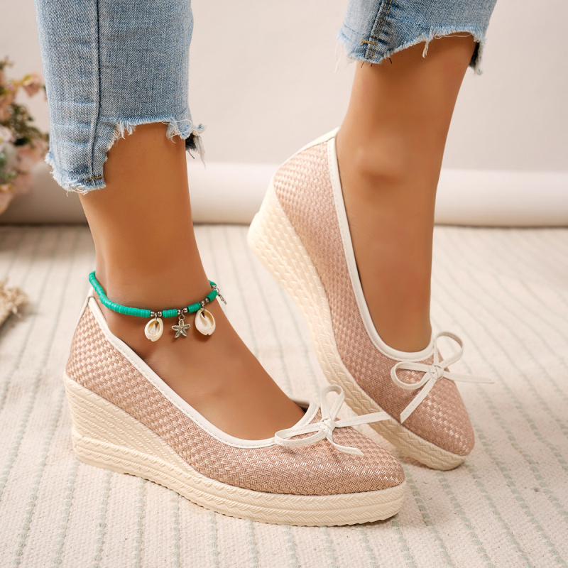 Francia stílusú Chanel magassarkú női éksarkú 2025 őszi új stílusú hírességek elegáns masni hegyes orrú egyszínű cipők nőknek