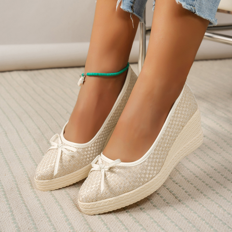 Francia stílusú Chanel magassarkú női éksarkú 2025 őszi új stílusú hírességek elegáns masni hegyes orrú egyszínű cipők nőknek