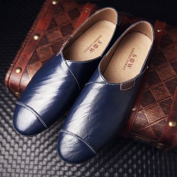 Kevadised meeste kingad Meeste Korea stiilis loomanahast pehme põhjaga laisad vabaaja nahast kingad Meeste pluss-suuruses laisad kingad Meeste kingad