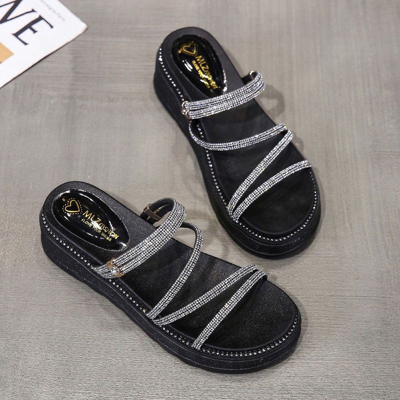 Kétrészes szandálok női nyári lapos talpú nyári szezon internethírű sokoldalú vízgyémánt szandálok vastag talpú szabadtéri viselet