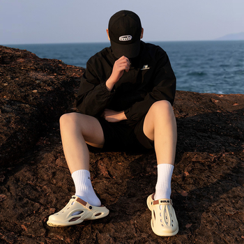 Παντόφλες 2025 Καλοκαίρι Νέα Hollow Breathable Baotou Διπλής Χρήσης Παπούτσια Παραλίας με Μαλακή Σόλα, Ανδρικά Casual Παπούτσια Παραλίας