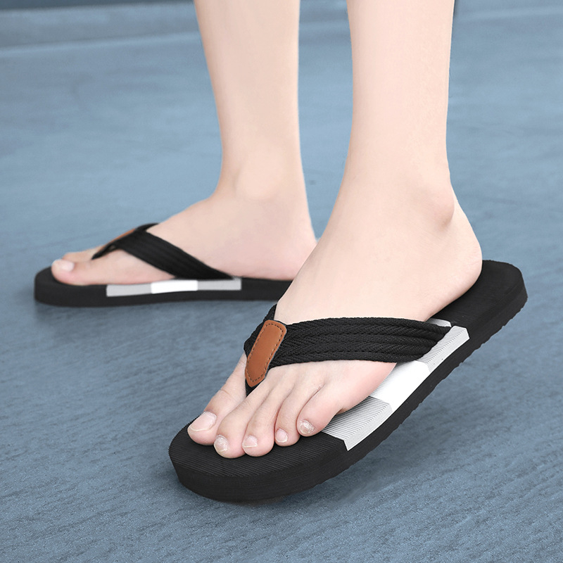 Gyári közvetlen szállítású nyári új férfi papucsok, pedálos, puha talpú, divatos strandpapucsok, egy generációnyi haj