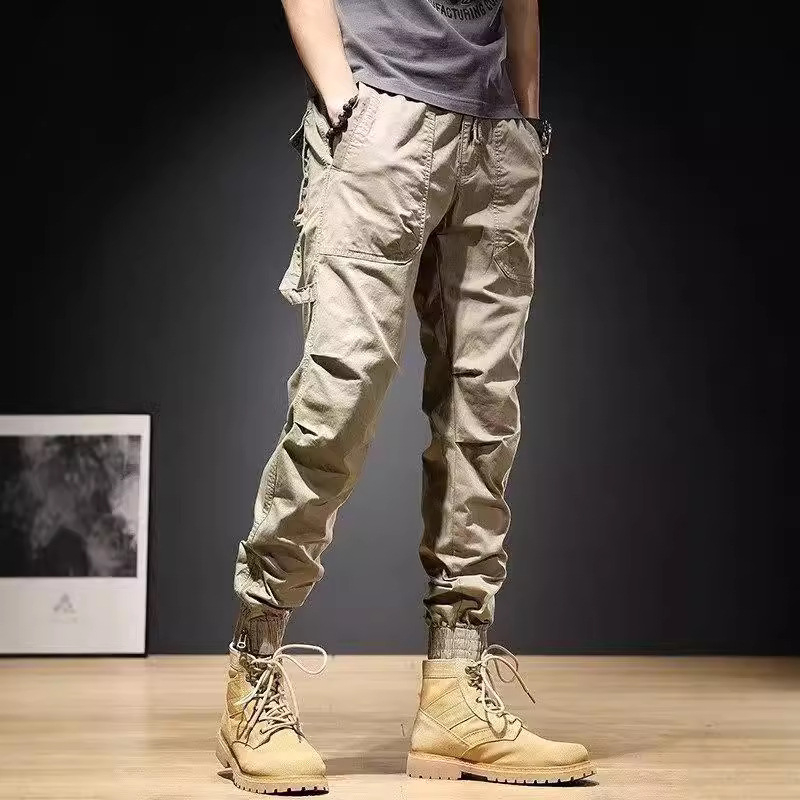 Amerikai khaki színű, férfi cargo nadrág, 2024-es tavaszi-nyári koreai stílusú, divatos hosszú nadrág, divatos márkájú, karcsúsított, lezser nadrág, kis lábméretre.