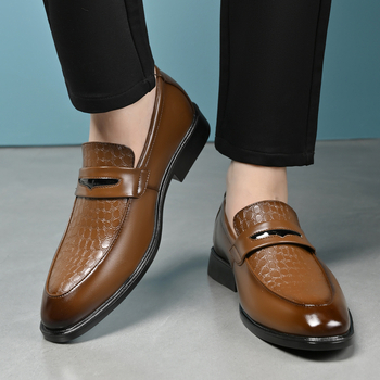 Δερμάτινα Παπούτσια Crossborder Ανδρικά Slip-on Μυτερά Casual Ανδρικά Παπούτσια Άνοιξη και Φθινόπωρο Νέα Ανδρικά Δερμάτινα Παπούτσια Business Dress Μυτερά Μικρά