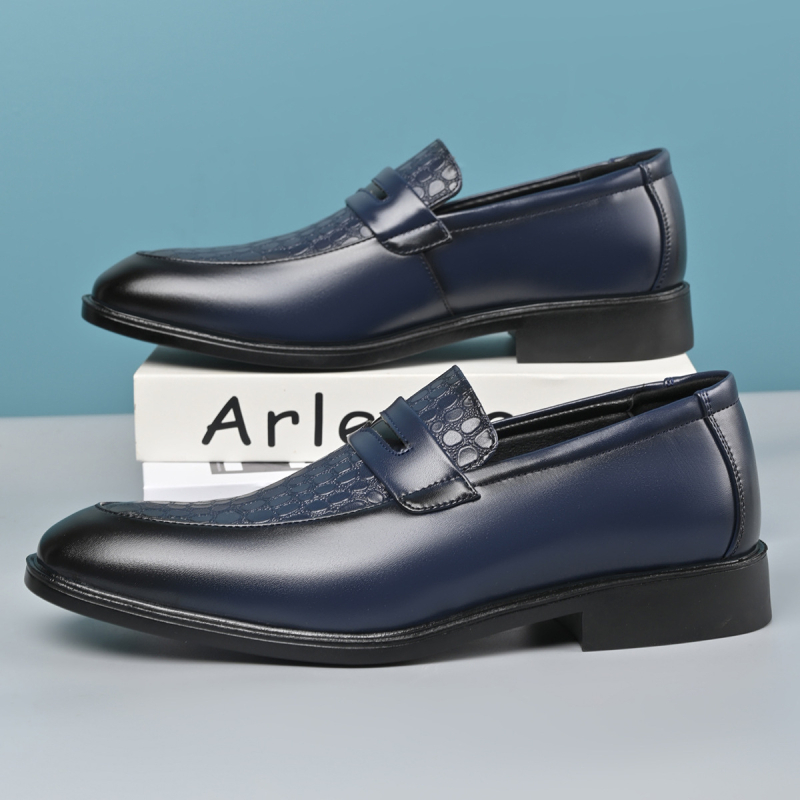 Határokon átnyúló bőrcipők Férfi bebújós hegyes sarkú alkalmi férfi cipők Tavaszi és őszi új férfi üzleti ruha hegyes sarkú kis bőrcipők