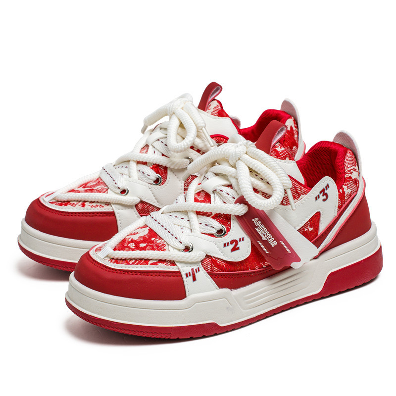 Vyriški batai 2025 m. pavasariui ir rudeniui, nauji raudoni, retro stiliaus, laisvalaikio, sportiniai, vasaros, padidinto neslystančio dizaino, „Sense Bread“ madingi sportbačiai