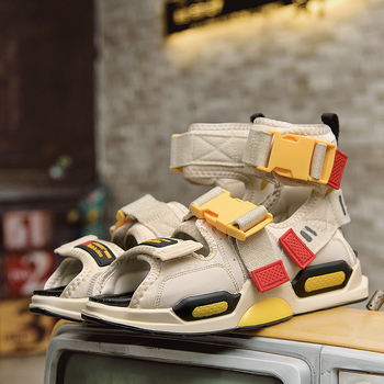 2021 m. vasaros kvėpuojančios basutės vyriški batai laisvalaikio personalizuoti paplūdimio batai studentų spalvų derančios basutės su sagtimi madingi vyriški batai