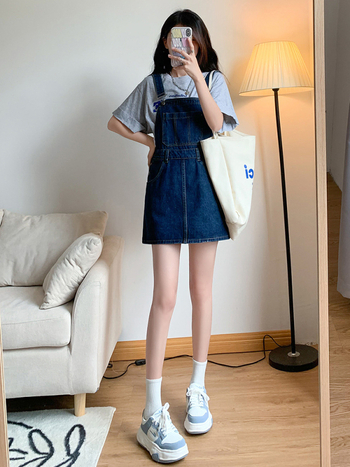 Sötétkék farmer pánt nélküli rövid ruha Női tavaszi vékony fazon 2024 Új érkezésű vékony fazonú, laza, karcsúsító, fiatalos, elegáns overall ruha