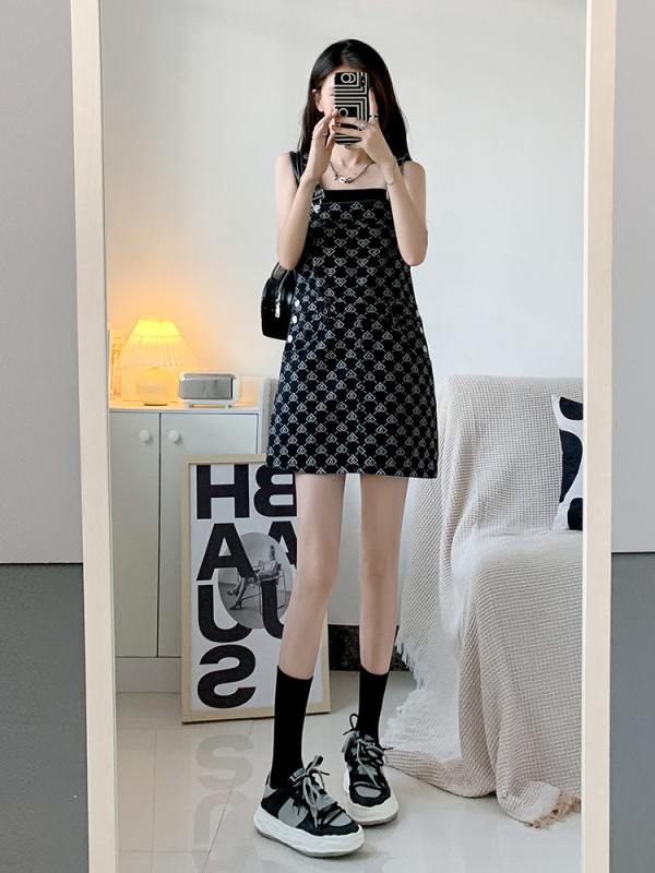 Sötétkék farmer pánt nélküli rövid ruha Női tavaszi vékony fazon 2024 Új érkezésű vékony fazonú, laza, karcsúsító, fiatalos, elegáns overall ruha